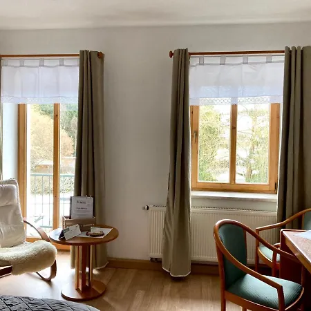 Wohlfuehlherberge Weitblick Fogadó Erlbach